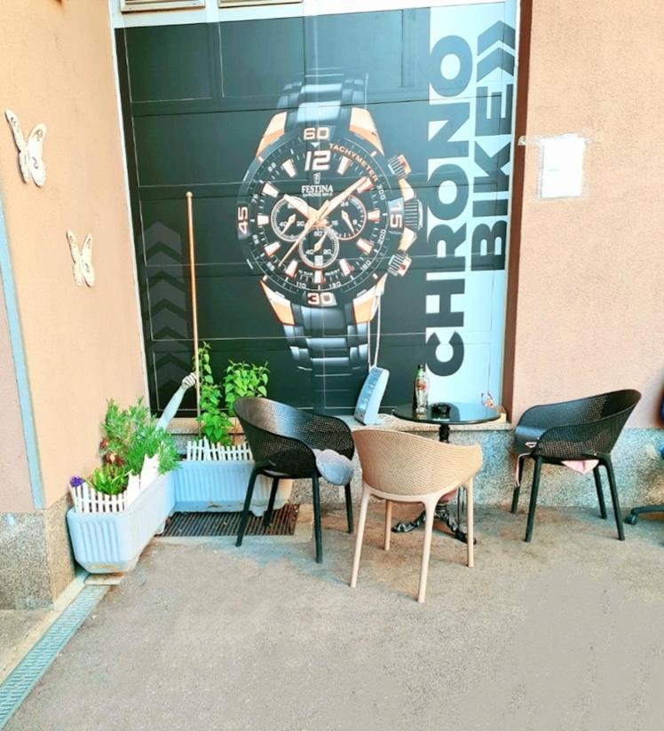 Lea Apartment - Free Parking In Front For 2 Cars ザグレブ エクステリア 写真