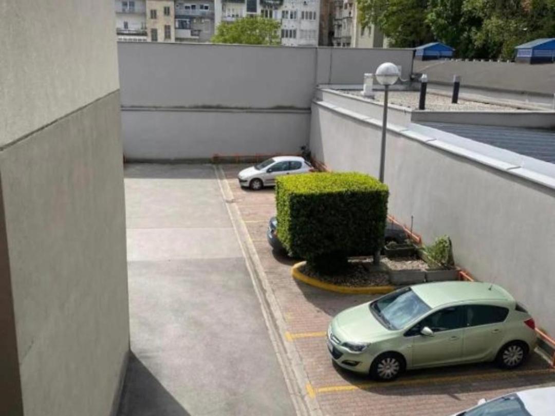 Lea Apartment - Free Parking In Front For 2 Cars ザグレブ エクステリア 写真