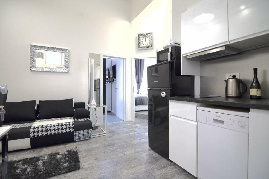 Lea Apartment - Free Parking In Front For 2 Cars ザグレブ エクステリア 写真