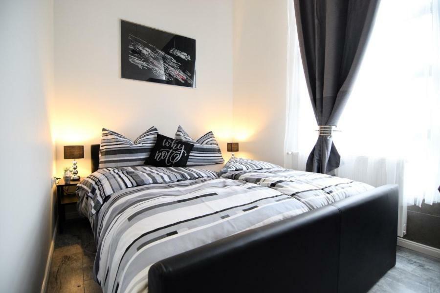 Lea Apartment - Free Parking In Front For 2 Cars ザグレブ エクステリア 写真