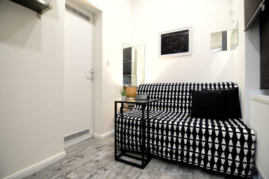Lea Apartment - Free Parking In Front For 2 Cars ザグレブ エクステリア 写真