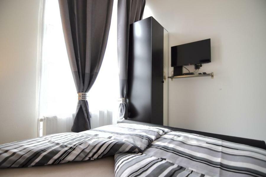 Lea Apartment - Free Parking In Front For 2 Cars ザグレブ エクステリア 写真