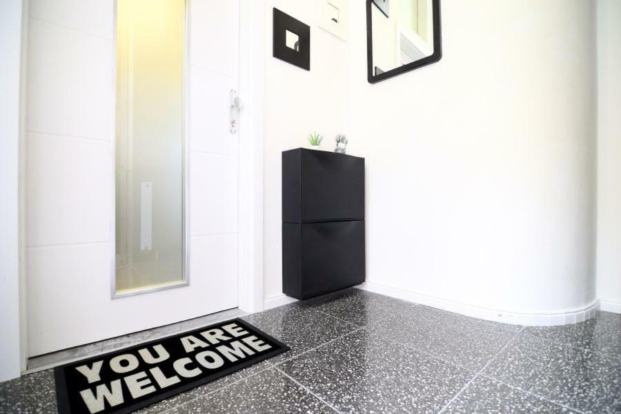 Lea Apartment - Free Parking In Front For 2 Cars ザグレブ エクステリア 写真