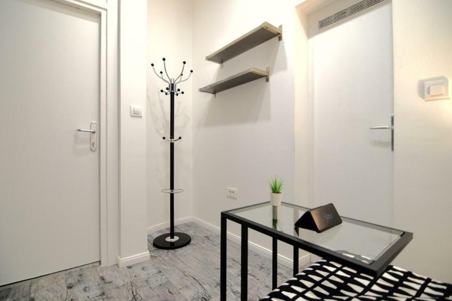 Lea Apartment - Free Parking In Front For 2 Cars ザグレブ エクステリア 写真